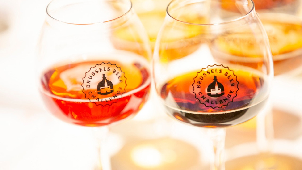 Brussels Beer Challenge 2026 Dois copos de prova com o selo do Brussels Beer Challenge